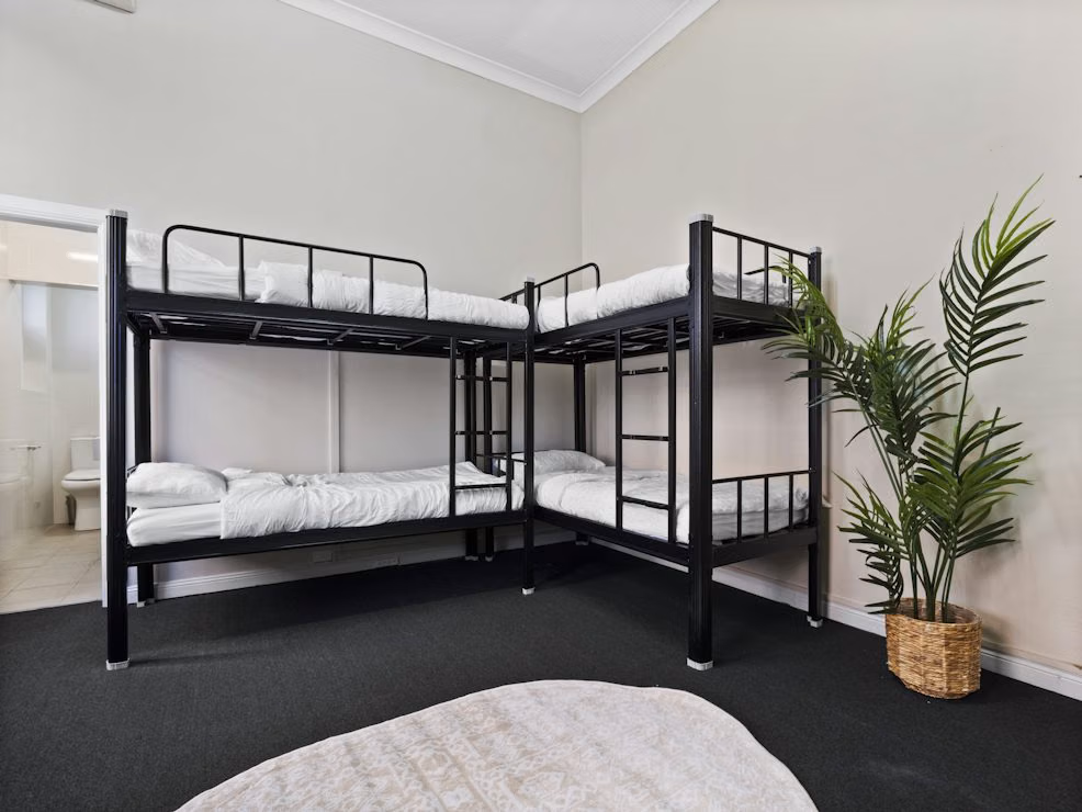 Large Premier Studio - student accommodation in Leicester