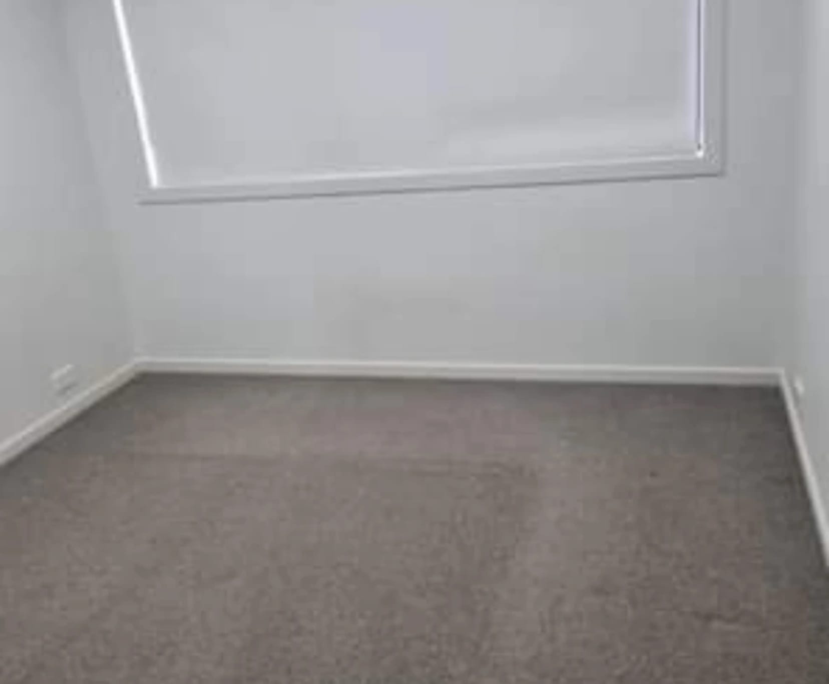 Private room with shared bathroom - student accommodation in Sydney
