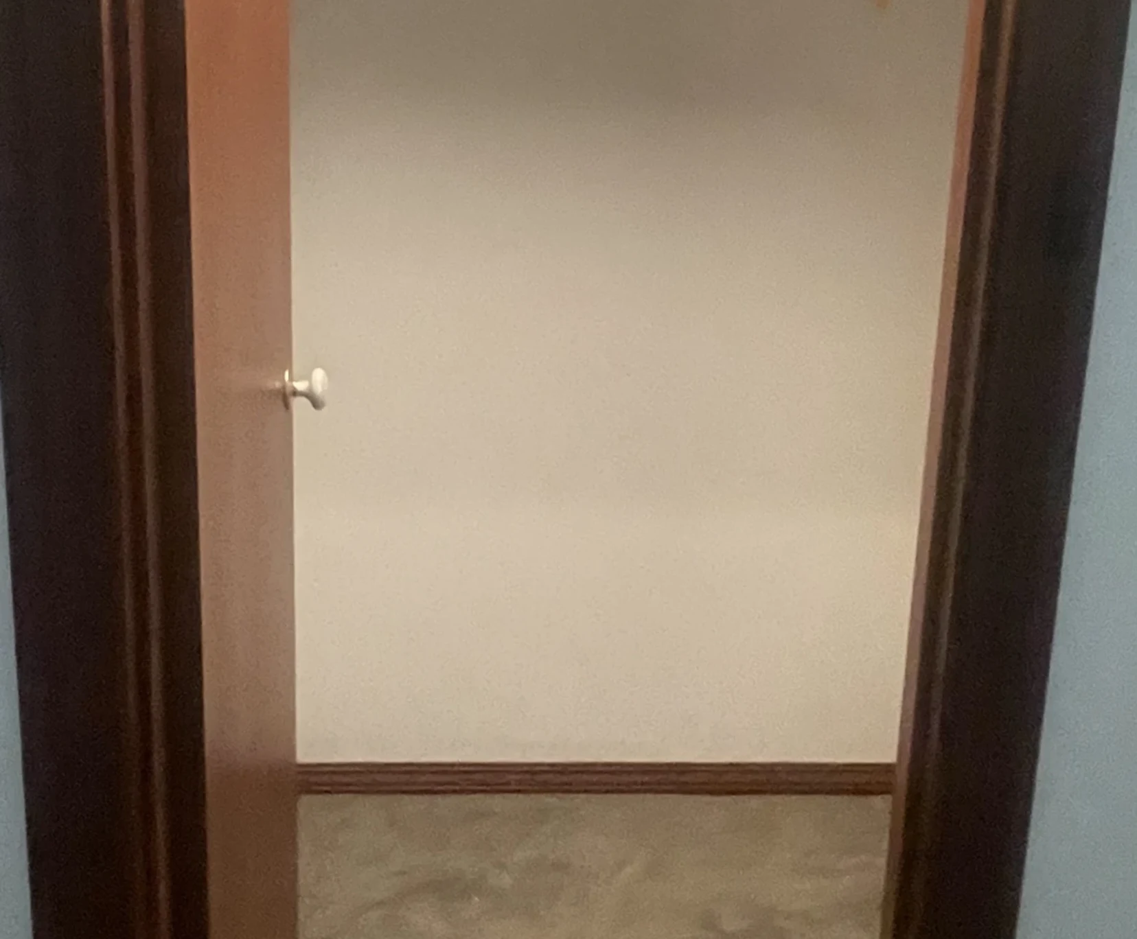 Private room with shared bathroom - student accommodation in Australia