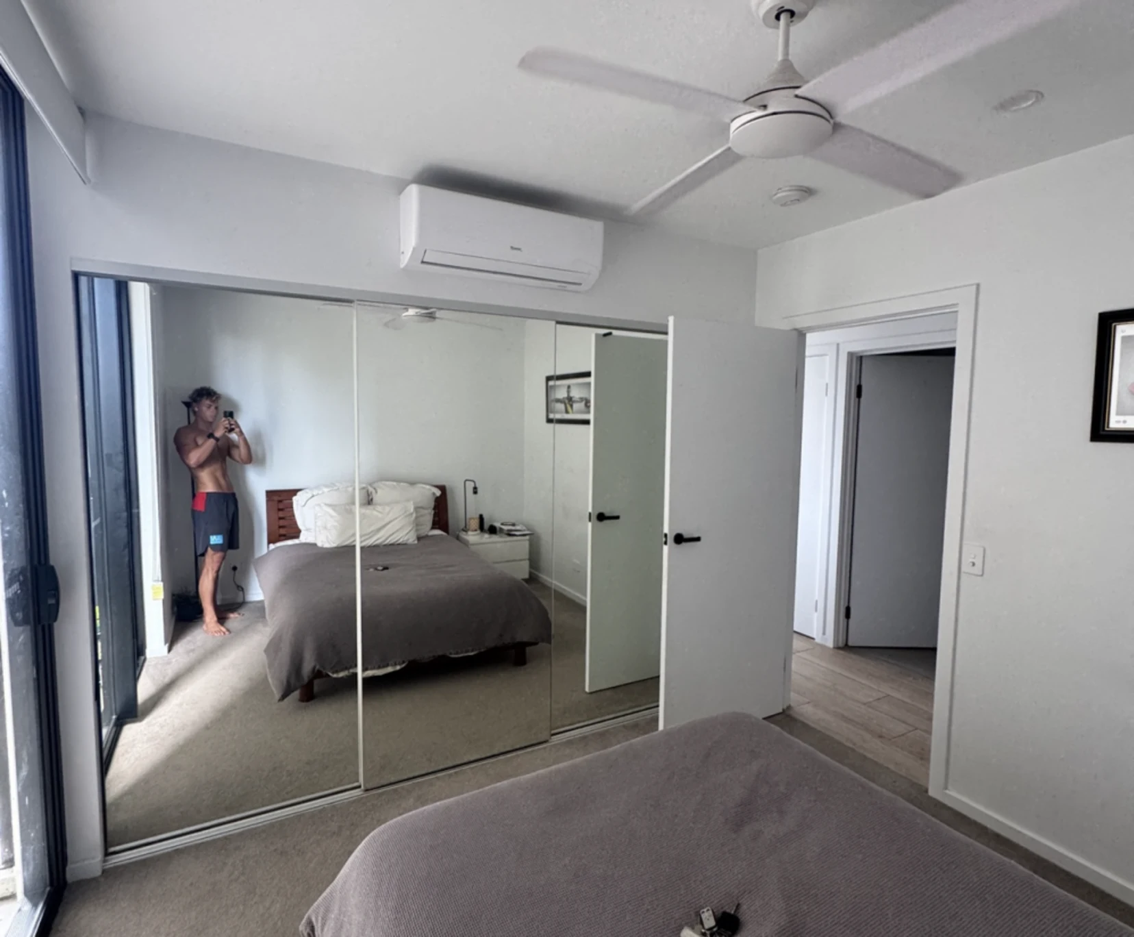 Private room with shared bathroom - student accommodation in Australia
