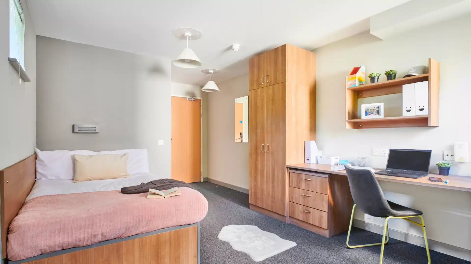 Premium Studio Upper Level with Terrace - student accommodation in Leeds